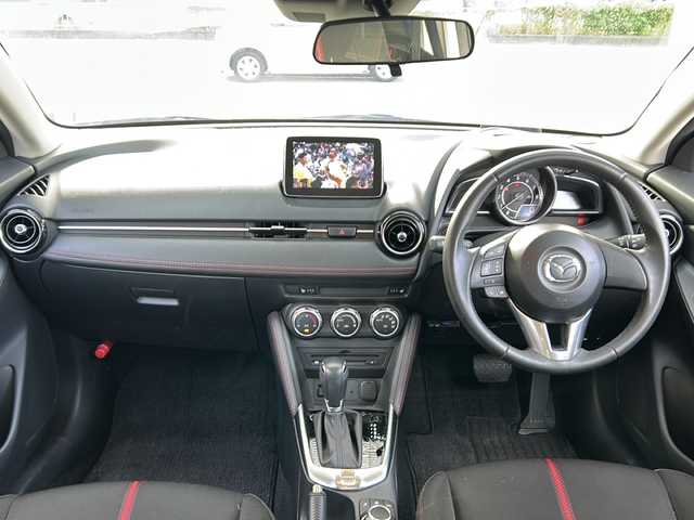 マツダ デミオ 13S ツーリング 大分県 2016(平28)年 3.5万km ディープクリスタルブルーマイカ 登録時走行距離34678km/ワンオーナー/純正マツダコネクトナビ（ナビSD有）/バックカメラ/OP　CD/DVD/フルセグTV機能/OP　セーフティパッケージ/ブラインドスポット/リアクロストラフィックアラート/ハイビームコントロールシステム/車線逸脱警報システム/アクティブドライビングディスプレイ/ETC/前席シートヒーター/シグネチャーランプ付LEDヘッドランプ/オートライト/スマートキー/プッシュスタート/純正フロアマット/ドアバイザー/保証書/取説/スペアキー1本