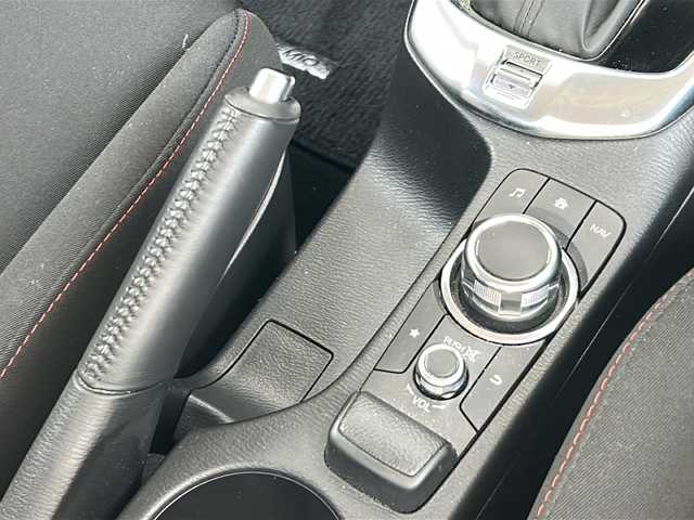 マツダ デミオ 13S ツーリング 大分県 2016(平28)年 3.5万km ディープクリスタルブルーマイカ 登録時走行距離34678km/ワンオーナー/純正マツダコネクトナビ（ナビSD有）/バックカメラ/OP　CD/DVD/フルセグTV機能/OP　セーフティパッケージ/ブラインドスポット/リアクロストラフィックアラート/ハイビームコントロールシステム/車線逸脱警報システム/アクティブドライビングディスプレイ/ETC/前席シートヒーター/シグネチャーランプ付LEDヘッドランプ/オートライト/スマートキー/プッシュスタート/純正フロアマット/ドアバイザー/保証書/取説/スペアキー1本