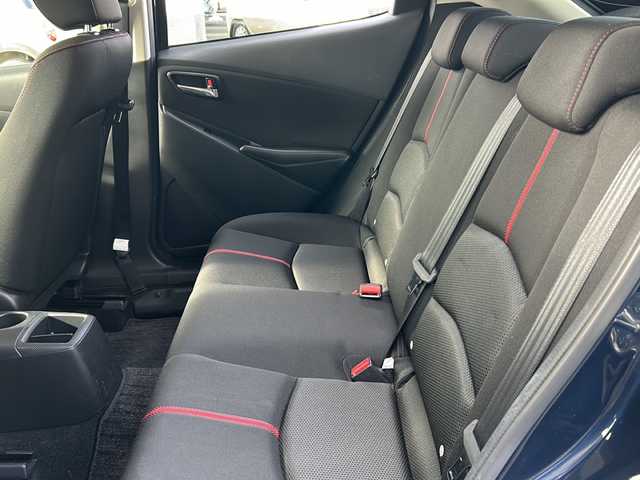 マツダ デミオ 13S ツーリング 大分県 2016(平28)年 3.5万km ディープクリスタルブルーマイカ 登録時走行距離34678km/ワンオーナー/純正マツダコネクトナビ（ナビSD有）/バックカメラ/OP　CD/DVD/フルセグTV機能/OP　セーフティパッケージ/ブラインドスポット/リアクロストラフィックアラート/ハイビームコントロールシステム/車線逸脱警報システム/アクティブドライビングディスプレイ/ETC/前席シートヒーター/シグネチャーランプ付LEDヘッドランプ/オートライト/スマートキー/プッシュスタート/純正フロアマット/ドアバイザー/保証書/取説/スペアキー1本