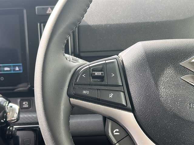 スズキ ソリオ バンディット HV MV 福岡県 2022(令4)年 3.5万km メロウディープレッドパール ・純正ディスプレイオーディオ（ナビ機能付き）/-BT/フルセグ/CD/DVD/FM/AM/USB/・全方位カメラ/・レーダークルーズコントロール/・HUD/・車線逸脱警報/・衝突軽減ブレーキ/・両側パワースライドドア/・前席シートヒーター/・クリアランスソナー/・純正アルミ/・純正フロアマット/・ウィンカーミラー/・ドアバイザー/・アイドリングストップ/・後席ドリンクホルダー/・プッシュスタート/・スマートキー