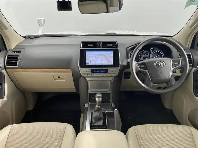 トヨタ ランドクルーザー プラド TX Lパッケージ 福井県 2023(令5)年 3万km ホワイトパールクリスタルシャイン ４WD/寒冷地仕様/サンルーフ/社外９インチナビ【AVIC-RQ720】/CD/DVD/フルセグTV/Bluetooth/AUX/AM/FM/バックカメラ /Toyota Safety Sense/・プリクラッシュセーフティ/・レーンディパーチャーアラート/・オートマチックハイビーム/・レーダークルーズコントロール/トラクションコントロール/ヒルスタートアシストコントロール/電動センターデフロック/LEDヘッドランプ/LEDクリアランスランプ/ヘッドランプクリーナー/防眩インナーミラー/クリアランスソナー /ETC/革シート/パワーシート/シートヒーター/ベンチレーション/ワイパーデアイサー/革巻きステアリング/ステアリングリモコン/ステアリングチルド機構/本革巻きシフトノブ/パーキングブレーキレバー/ブラックルーフレール【オプション】/純正１９インチアルミホイール/スペアタイヤ