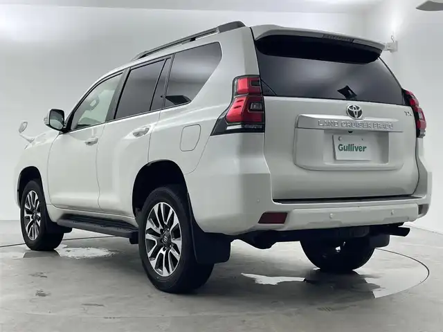 トヨタ ランドクルーザー プラド TX Lパッケージ 福井県 2023(令5)年 3万km ホワイトパールクリスタルシャイン ４WD/寒冷地仕様/サンルーフ/社外９インチナビ【AVIC-RQ720】/CD/DVD/フルセグTV/Bluetooth/AUX/AM/FM/バックカメラ /Toyota Safety Sense/・プリクラッシュセーフティ/・レーンディパーチャーアラート/・オートマチックハイビーム/・レーダークルーズコントロール/トラクションコントロール/ヒルスタートアシストコントロール/電動センターデフロック/LEDヘッドランプ/LEDクリアランスランプ/ヘッドランプクリーナー/防眩インナーミラー/クリアランスソナー /ETC/革シート/パワーシート/シートヒーター/ベンチレーション/ワイパーデアイサー/革巻きステアリング/ステアリングリモコン/ステアリングチルド機構/本革巻きシフトノブ/パーキングブレーキレバー/ブラックルーフレール【オプション】/純正１９インチアルミホイール/スペアタイヤ