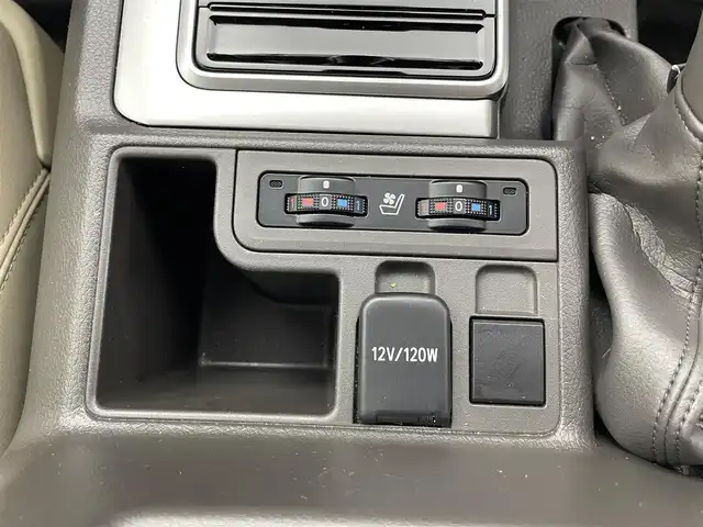 トヨタ ランドクルーザー プラド TX Lパッケージ 福井県 2023(令5)年 3万km ホワイトパールクリスタルシャイン ４WD/寒冷地仕様/サンルーフ/社外９インチナビ【AVIC-RQ720】/CD/DVD/フルセグTV/Bluetooth/AUX/AM/FM/バックカメラ /Toyota Safety Sense/・プリクラッシュセーフティ/・レーンディパーチャーアラート/・オートマチックハイビーム/・レーダークルーズコントロール/トラクションコントロール/ヒルスタートアシストコントロール/電動センターデフロック/LEDヘッドランプ/LEDクリアランスランプ/ヘッドランプクリーナー/防眩インナーミラー/クリアランスソナー /ETC/革シート/パワーシート/シートヒーター/ベンチレーション/ワイパーデアイサー/革巻きステアリング/ステアリングリモコン/ステアリングチルド機構/本革巻きシフトノブ/パーキングブレーキレバー/ブラックルーフレール【オプション】/純正１９インチアルミホイール/スペアタイヤ