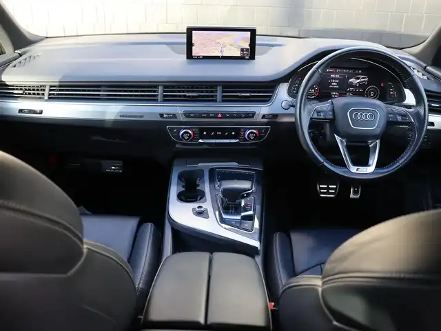 アウディ Ｑ７ 3.0TFSI クワトロ Sライン PKG 宮城県 2017(平29)年 5.8万km 黒 Sラインパッケージ/純正ナビ【ＢＴ／ＣＤ／ＤＶＤ／フルセグＴＶ】/エアサス　/パノラマサンルーフ　/Audiアクティブレーンアシスト/Audiサイドアシスト/Audiプレセンス/パーキングエイド/エフィシェンシアシスト/マトリクスLEDヘッドライト/全方位カメラ　/ＡＬＰＩＮＥ後席モニター　/シートヒーター(前席/セカンドシート）　/前後ドライブレコーダー　/レザーシート　/アンビエントライト　/アダプティブクルーズコントロール/ダウンヒルアシストコントロール/バーチャルコックピット/前席メモリー付きパワーシート/電動格納サードシート/パワーバックドア/ルーフレール/オートマチックハイビーム/前後コーナーセンサー/純正20インチAW/ETC2.0