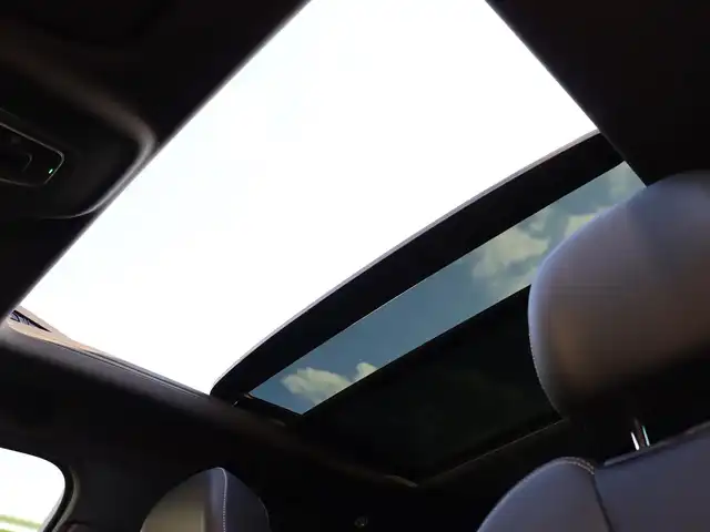 アウディ Ｑ７ 3.0TFSI クワトロ Sライン PKG 宮城県 2017(平29)年 5.8万km 黒 Sラインパッケージ/純正ナビ【ＢＴ／ＣＤ／ＤＶＤ／フルセグＴＶ】/エアサス　/パノラマサンルーフ　/Audiアクティブレーンアシスト/Audiサイドアシスト/Audiプレセンス/パーキングエイド/エフィシェンシアシスト/マトリクスLEDヘッドライト/全方位カメラ　/ＡＬＰＩＮＥ後席モニター　/シートヒーター(前席/セカンドシート）　/前後ドライブレコーダー　/レザーシート　/アンビエントライト　/アダプティブクルーズコントロール/ダウンヒルアシストコントロール/バーチャルコックピット/前席メモリー付きパワーシート/電動格納サードシート/パワーバックドア/ルーフレール/オートマチックハイビーム/前後コーナーセンサー/純正20インチAW/ETC2.0