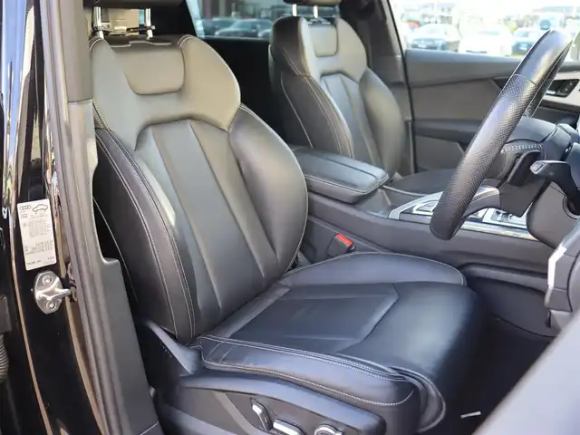アウディ Ｑ７ 3.0TFSI クワトロ Sライン PKG 宮城県 2017(平29)年 5.8万km 黒 Sラインパッケージ/純正ナビ【ＢＴ／ＣＤ／ＤＶＤ／フルセグＴＶ】/エアサス　/パノラマサンルーフ　/Audiアクティブレーンアシスト/Audiサイドアシスト/Audiプレセンス/パーキングエイド/エフィシェンシアシスト/マトリクスLEDヘッドライト/全方位カメラ　/ＡＬＰＩＮＥ後席モニター　/シートヒーター(前席/セカンドシート）　/前後ドライブレコーダー　/レザーシート　/アンビエントライト　/アダプティブクルーズコントロール/ダウンヒルアシストコントロール/バーチャルコックピット/前席メモリー付きパワーシート/電動格納サードシート/パワーバックドア/ルーフレール/オートマチックハイビーム/前後コーナーセンサー/純正20インチAW/ETC2.0