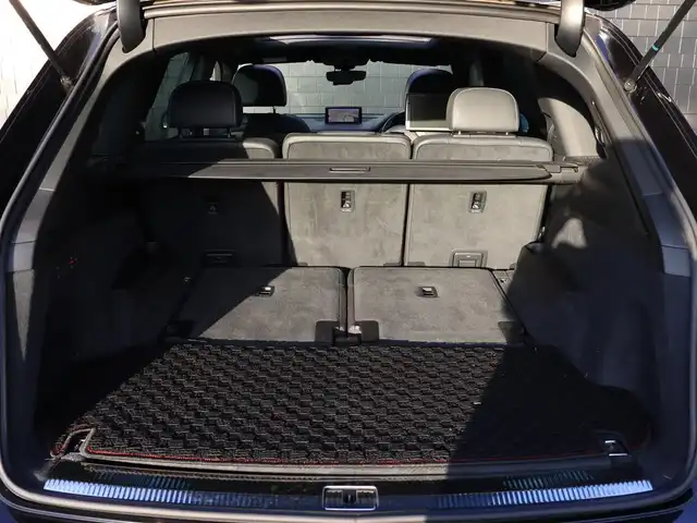 アウディ Ｑ７ 3.0TFSI クワトロ Sライン PKG 宮城県 2017(平29)年 5.8万km 黒 Sラインパッケージ/純正ナビ【ＢＴ／ＣＤ／ＤＶＤ／フルセグＴＶ】/エアサス　/パノラマサンルーフ　/Audiアクティブレーンアシスト/Audiサイドアシスト/Audiプレセンス/パーキングエイド/エフィシェンシアシスト/マトリクスLEDヘッドライト/全方位カメラ　/ＡＬＰＩＮＥ後席モニター　/シートヒーター(前席/セカンドシート）　/前後ドライブレコーダー　/レザーシート　/アンビエントライト　/アダプティブクルーズコントロール/ダウンヒルアシストコントロール/バーチャルコックピット/前席メモリー付きパワーシート/電動格納サードシート/パワーバックドア/ルーフレール/オートマチックハイビーム/前後コーナーセンサー/純正20インチAW/ETC2.0