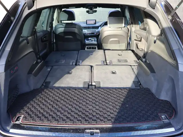 アウディ Ｑ７ 3.0TFSI クワトロ Sライン PKG 宮城県 2017(平29)年 5.8万km 黒 Sラインパッケージ/純正ナビ【ＢＴ／ＣＤ／ＤＶＤ／フルセグＴＶ】/エアサス　/パノラマサンルーフ　/Audiアクティブレーンアシスト/Audiサイドアシスト/Audiプレセンス/パーキングエイド/エフィシェンシアシスト/マトリクスLEDヘッドライト/全方位カメラ　/ＡＬＰＩＮＥ後席モニター　/シートヒーター(前席/セカンドシート）　/前後ドライブレコーダー　/レザーシート　/アンビエントライト　/アダプティブクルーズコントロール/ダウンヒルアシストコントロール/バーチャルコックピット/前席メモリー付きパワーシート/電動格納サードシート/パワーバックドア/ルーフレール/オートマチックハイビーム/前後コーナーセンサー/純正20インチAW/ETC2.0