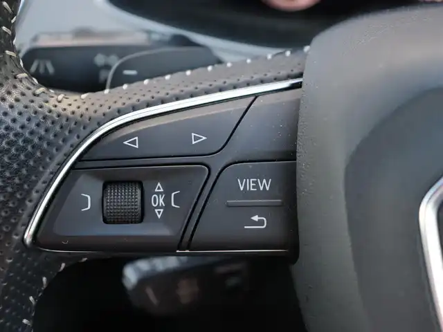 アウディ Ｑ７ 3.0TFSI クワトロ Sライン PKG 宮城県 2017(平29)年 5.8万km 黒 Sラインパッケージ/純正ナビ【ＢＴ／ＣＤ／ＤＶＤ／フルセグＴＶ】/エアサス　/パノラマサンルーフ　/Audiアクティブレーンアシスト/Audiサイドアシスト/Audiプレセンス/パーキングエイド/エフィシェンシアシスト/マトリクスLEDヘッドライト/全方位カメラ　/ＡＬＰＩＮＥ後席モニター　/シートヒーター(前席/セカンドシート）　/前後ドライブレコーダー　/レザーシート　/アンビエントライト　/アダプティブクルーズコントロール/ダウンヒルアシストコントロール/バーチャルコックピット/前席メモリー付きパワーシート/電動格納サードシート/パワーバックドア/ルーフレール/オートマチックハイビーム/前後コーナーセンサー/純正20インチAW/ETC2.0