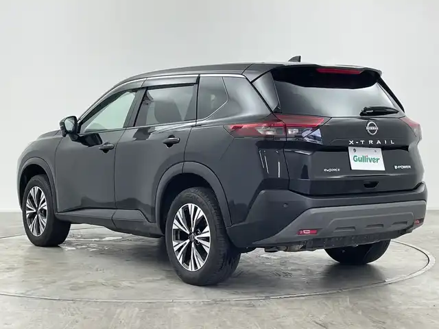 日産 エクストレイル S e－4ORCE 群馬県 2023(令5)年 1.7万km ダイヤモンドブラック 純正９インチナビ　フルセグ　バックカメラ　革巻きステアリング　ステアリングスイッチ　前席シートヒーター　ステアリングヒーター　レーダークルーズコントロール　ＬＥＤオートライト　ＡＣ１００Ｖ電源　ＥＴＣ