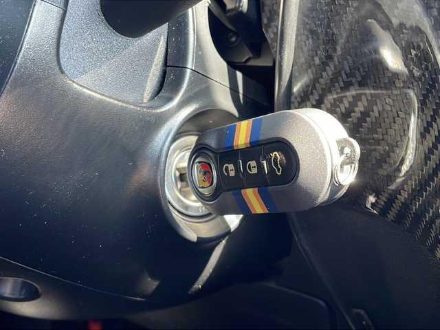 アバルト ５９５ コンペティツィオーネ 福岡県 2020(令2)年 4.7万km 黒 左ハンドル/マニュアル車/純正フロアマット/純正ドライブレコーダー/ETC/ディスプレイオーディオ/USB接続/社外スロットルコントローラー/社外17インチアルミホイール/社外スプリング/LEDヘッドライト/ステアリングリモコン