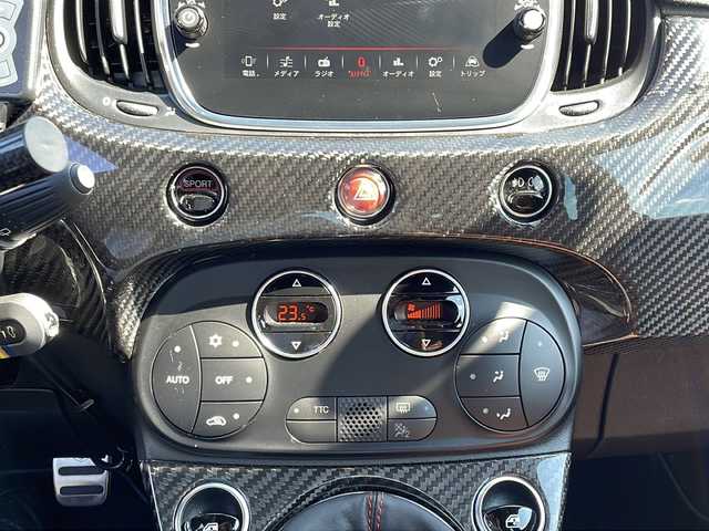 アバルト ５９５ コンペティツィオーネ 福岡県 2020(令2)年 4.7万km 黒 左ハンドル/マニュアル車/純正フロアマット/純正ドライブレコーダー/ETC/ディスプレイオーディオ/USB接続/社外スロットルコントローラー/社外17インチアルミホイール/社外スプリング/LEDヘッドライト/ステアリングリモコン