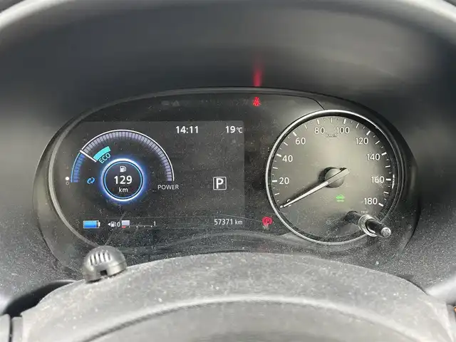 日産 キックス X ツートーンインテリアED 千葉県 2021(令3)年 5.8万km ピュアブラック プロパイロット/衝突軽減ブレーキ/全方位カメラ/インテリジェントルームミラー/純正９インチＳＤナビ/フルセグＴＶ/ルーフレール/ＬＥＤヘッドライト/オートライト/純正１７インチアルミホイール