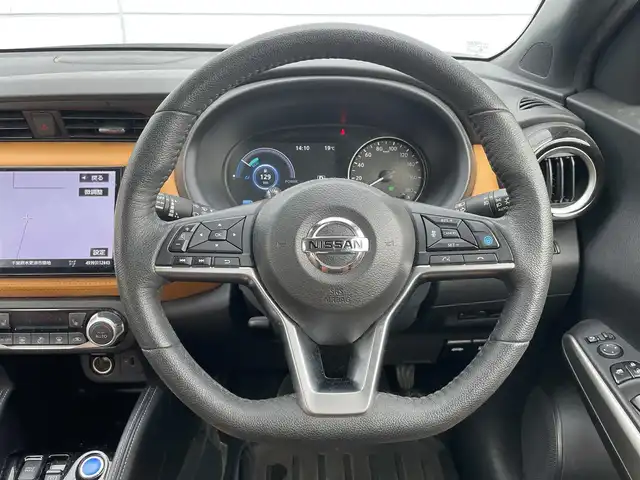 日産 キックス X ツートーンインテリアED 千葉県 2021(令3)年 5.8万km ピュアブラック プロパイロット/衝突軽減ブレーキ/全方位カメラ/インテリジェントルームミラー/純正９インチＳＤナビ/フルセグＴＶ/ルーフレール/ＬＥＤヘッドライト/オートライト/純正１７インチアルミホイール