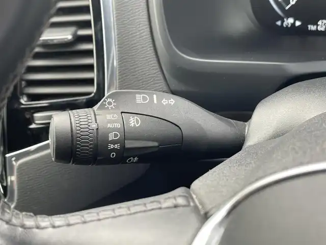 ボルボ ＸＣ９０ T6 AWD インスクリプション 千葉県 2017(平29)年 4.8万km クリスタルホワイトP パノラマルーフ/ブラインドスポットインフォメーションシステム/レーンキーピングエイド/衝突回避・被害軽減ブレーキ/パーキングアシスト/アダプティブクルーズコントロール/９インチタッチスクリーンセンターディスプレイ/・ＵＳＢ/・Ｂｌｕｅｔｏｏｔｈ/・フルセグTV/360°ビューカメラ/全席シートヒーター/前席ベンチレーション/前席パワーシート/前席シートメモリー/ステリングヒーター/電動リアゲート/ETC/LEDオートライト/LEDフォグランプ