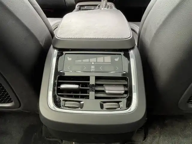 ボルボ ＸＣ９０ T6 AWD インスクリプション 千葉県 2017(平29)年 4.8万km クリスタルホワイトP パノラマルーフ/ブラインドスポットインフォメーションシステム/レーンキーピングエイド/衝突回避・被害軽減ブレーキ/パーキングアシスト/アダプティブクルーズコントロール/９インチタッチスクリーンセンターディスプレイ/・ＵＳＢ/・Ｂｌｕｅｔｏｏｔｈ/・フルセグTV/360°ビューカメラ/全席シートヒーター/前席ベンチレーション/前席パワーシート/前席シートメモリー/ステリングヒーター/電動リアゲート/ETC/LEDオートライト/LEDフォグランプ