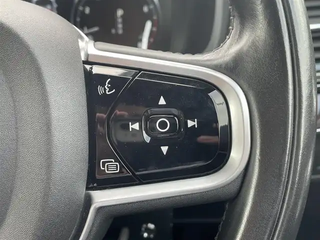 ボルボ ＸＣ９０ T6 AWD インスクリプション 千葉県 2017(平29)年 4.8万km クリスタルホワイトP パノラマルーフ/ブラインドスポットインフォメーションシステム/レーンキーピングエイド/衝突回避・被害軽減ブレーキ/パーキングアシスト/アダプティブクルーズコントロール/９インチタッチスクリーンセンターディスプレイ/・ＵＳＢ/・Ｂｌｕｅｔｏｏｔｈ/・フルセグTV/360°ビューカメラ/全席シートヒーター/前席ベンチレーション/前席パワーシート/前席シートメモリー/ステリングヒーター/電動リアゲート/ETC/LEDオートライト/LEDフォグランプ