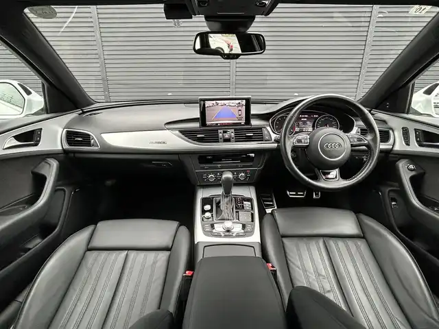 アウディ Ａ６ 2．0 TFSI クワトロSライン 茨城県 2017(平29)年 4.3万km グレイシアホワイトメタリック アシスタンスパッケージ /ACC /マトリクスLED /BOSE /黒革 /シートヒーター /パワーシート /レーンアシスト /サイドアシスト /バックカメラ /パーキングエイド /MMIナビ /12セグ /BT /DVD /USB  /アドバンストキー /ETC2.0 /純正19inAW /禁煙車