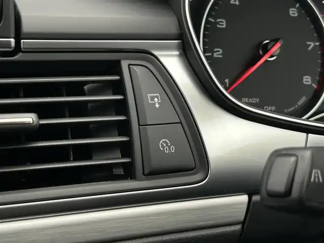 アウディ Ａ６ 2．0 TFSI クワトロSライン 茨城県 2017(平29)年 4.3万km グレイシアホワイトメタリック アシスタンスパッケージ /ACC /マトリクスLED /BOSE /黒革 /シートヒーター /パワーシート /レーンアシスト /サイドアシスト /バックカメラ /パーキングエイド /MMIナビ /12セグ /BT /DVD /USB  /アドバンストキー /ETC2.0 /純正19inAW /禁煙車