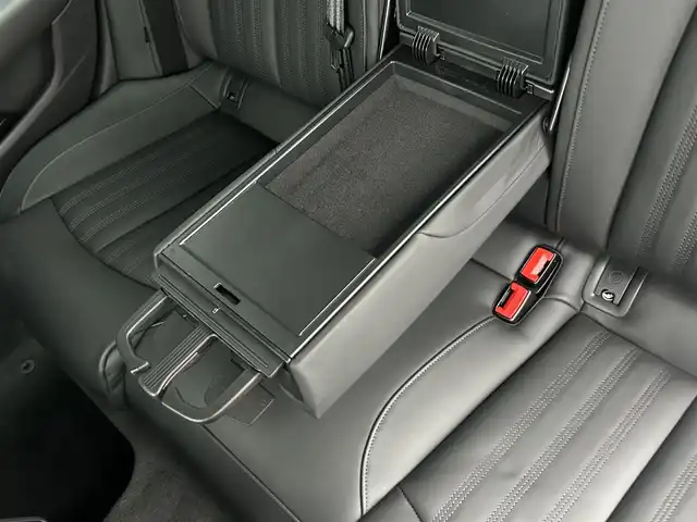 アウディ Ａ６ 2．0 TFSI クワトロSライン 茨城県 2017(平29)年 4.3万km グレイシアホワイトメタリック アシスタンスパッケージ /ACC /マトリクスLED /BOSE /黒革 /シートヒーター /パワーシート /レーンアシスト /サイドアシスト /バックカメラ /パーキングエイド /MMIナビ /12セグ /BT /DVD /USB  /アドバンストキー /ETC2.0 /純正19inAW /禁煙車