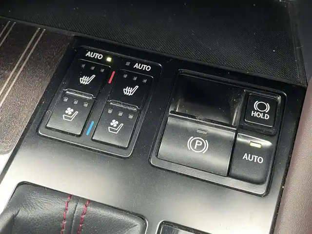 レクサス ＲＸ 450h バージョンL 宮崎県 2017(平29)年 8.6万km グラファイトブラックガラスフレーク 4WD/パノラマルーフ/ルーフレール/純正12.3型ナビ/フルセグTV/パワーバックドア/パノラミックビューモニター/ビルトインETC2.0/ドライブレコーダー/純正11.6型後席用ディスプレイ/レーダークルーズコントロール/クリアランスソナー/セーフティシステムプラス/・プリクラッシュセーフティシステム/・レーンキーピングアシスト/・オートマチックハイビーム/リアクロストラフィックアラート/リアクロストラフィックオートブレーキ/ブラインドスポットモニター/角型3眼LEDヘッドランプ/本木製/革巻きコンビステアリング/ステアリングヒーター/ブラウン革シート/全席シートヒーター/前席パワーシート/ポジションメモリー/前席コンフォータブルエアシート/純正オプ20インチアルミホイール/スマートエントリー/スタートシステム/禁煙車