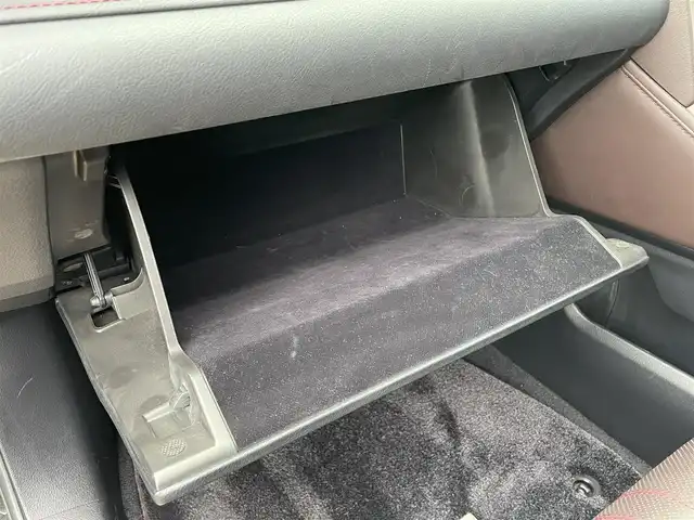 レクサス ＲＸ 450h バージョンL 宮崎県 2017(平29)年 8.6万km グラファイトブラックガラスフレーク 4WD/パノラマルーフ/ルーフレール/純正12.3型ナビ/フルセグTV/パワーバックドア/パノラミックビューモニター/ビルトインETC2.0/ドライブレコーダー/純正11.6型後席用ディスプレイ/レーダークルーズコントロール/クリアランスソナー/セーフティシステムプラス/・プリクラッシュセーフティシステム/・レーンキーピングアシスト/・オートマチックハイビーム/リアクロストラフィックアラート/リアクロストラフィックオートブレーキ/ブラインドスポットモニター/角型3眼LEDヘッドランプ/本木製/革巻きコンビステアリング/ステアリングヒーター/ブラウン革シート/全席シートヒーター/前席パワーシート/ポジションメモリー/前席コンフォータブルエアシート/純正オプ20インチアルミホイール/スマートエントリー/スタートシステム/禁煙車