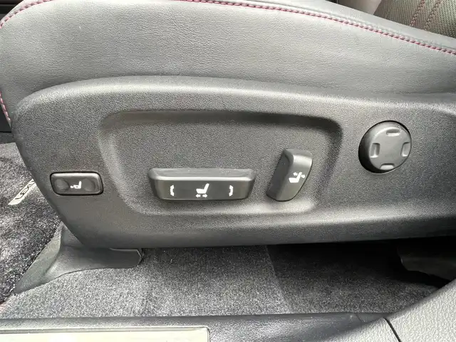 レクサス ＲＸ 450h バージョンL 宮崎県 2017(平29)年 8.6万km グラファイトブラックガラスフレーク 4WD/パノラマルーフ/ルーフレール/純正12.3型ナビ/フルセグTV/パワーバックドア/パノラミックビューモニター/ビルトインETC2.0/ドライブレコーダー/純正11.6型後席用ディスプレイ/レーダークルーズコントロール/クリアランスソナー/セーフティシステムプラス/・プリクラッシュセーフティシステム/・レーンキーピングアシスト/・オートマチックハイビーム/リアクロストラフィックアラート/リアクロストラフィックオートブレーキ/ブラインドスポットモニター/角型3眼LEDヘッドランプ/本木製/革巻きコンビステアリング/ステアリングヒーター/ブラウン革シート/全席シートヒーター/前席パワーシート/ポジションメモリー/前席コンフォータブルエアシート/純正オプ20インチアルミホイール/スマートエントリー/スタートシステム/禁煙車