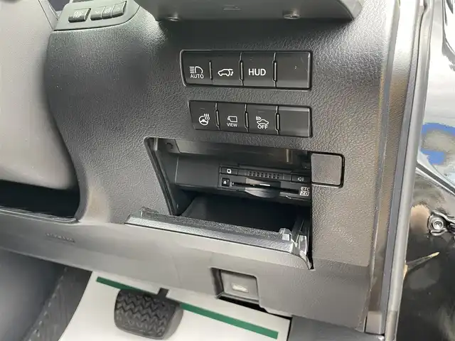 レクサス ＲＸ 450h バージョンL 宮崎県 2017(平29)年 8.6万km グラファイトブラックガラスフレーク 4WD/パノラマルーフ/ルーフレール/純正12.3型ナビ/フルセグTV/パワーバックドア/パノラミックビューモニター/ビルトインETC2.0/ドライブレコーダー/純正11.6型後席用ディスプレイ/レーダークルーズコントロール/クリアランスソナー/セーフティシステムプラス/・プリクラッシュセーフティシステム/・レーンキーピングアシスト/・オートマチックハイビーム/リアクロストラフィックアラート/リアクロストラフィックオートブレーキ/ブラインドスポットモニター/角型3眼LEDヘッドランプ/本木製/革巻きコンビステアリング/ステアリングヒーター/ブラウン革シート/全席シートヒーター/前席パワーシート/ポジションメモリー/前席コンフォータブルエアシート/純正オプ20インチアルミホイール/スマートエントリー/スタートシステム/禁煙車