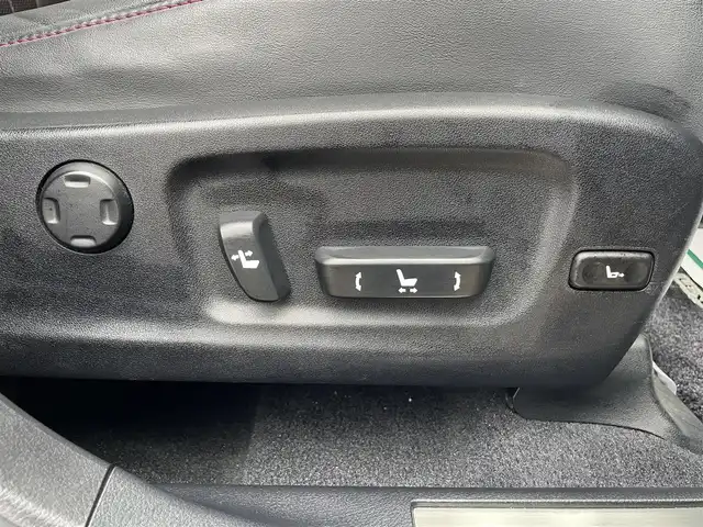 レクサス ＲＸ 450h バージョンL 宮崎県 2017(平29)年 8.6万km グラファイトブラックガラスフレーク 4WD/パノラマルーフ/ルーフレール/純正12.3型ナビ/フルセグTV/パワーバックドア/パノラミックビューモニター/ビルトインETC2.0/ドライブレコーダー/純正11.6型後席用ディスプレイ/レーダークルーズコントロール/クリアランスソナー/セーフティシステムプラス/・プリクラッシュセーフティシステム/・レーンキーピングアシスト/・オートマチックハイビーム/リアクロストラフィックアラート/リアクロストラフィックオートブレーキ/ブラインドスポットモニター/角型3眼LEDヘッドランプ/本木製/革巻きコンビステアリング/ステアリングヒーター/ブラウン革シート/全席シートヒーター/前席パワーシート/ポジションメモリー/前席コンフォータブルエアシート/純正オプ20インチアルミホイール/スマートエントリー/スタートシステム/禁煙車