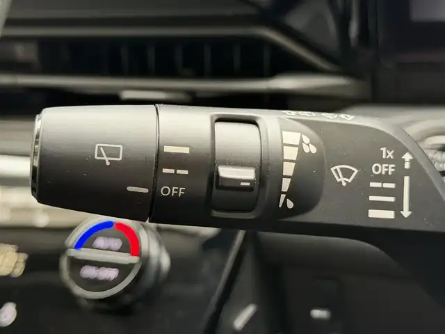 日産 セレナ e－パワー ハイウェイスター V 兵庫県 2023(令5)年 2.4万km プリズムホワイト 12.3インチディスプレイナビ/(BT/USBHDMI/AppleCarPlay)/全周囲カメラ/ETC2.0/両側パワースライドドア/プロパイロット/前後コーナーセンサー/ブラインドスポットモニター/LEDヘッドライト/オートライト/オートハイビーム/フォグランプ/前席シートヒーター/後席シートヒーター/ステアリングリモコン/ステアリングヒーター/電動格納ミラー/スマートキー/純正ドアバイザー/純正フロアマット/純正アルミ16インチ
