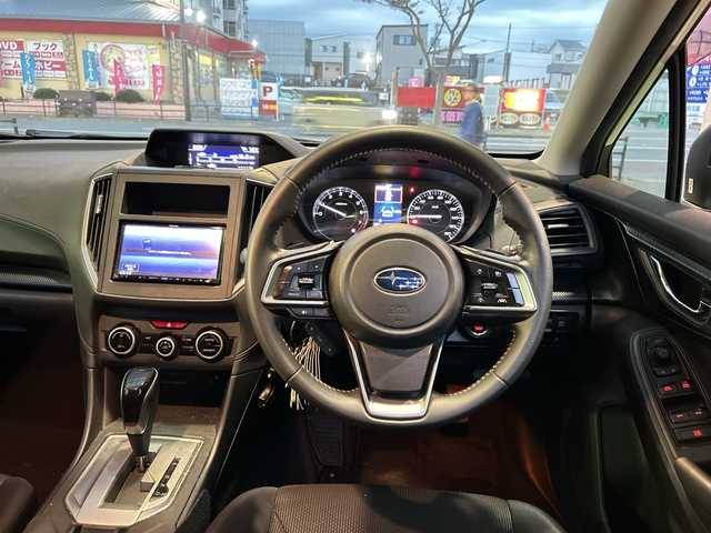 スバル インプレッサ ＸＶ 1．6i－L アイサイト 福岡県 2018(平30)年 11.3万km クリスタルホワイトP 純正ナビ/DVD/Bluetooth/TV（フルセグ）/AM/FM/SMART　USEN/iPod/DISC/USB/ヒルスタートアシスト/X-MODE/ETC/クルーズコントロール/レーンキープアシスト/アイドリングストップ/SRH/プリクラッシュ/車線逸脱警報装置/オートライト/ドラレコ（SD付）