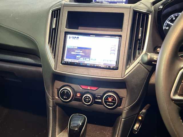 スバル インプレッサ ＸＶ 1．6i－L アイサイト 福岡県 2018(平30)年 11.3万km クリスタルホワイトP 純正ナビ/DVD/Bluetooth/TV（フルセグ）/AM/FM/SMART　USEN/iPod/DISC/USB/ヒルスタートアシスト/X-MODE/ETC/クルーズコントロール/レーンキープアシスト/アイドリングストップ/SRH/プリクラッシュ/車線逸脱警報装置/オートライト/ドラレコ（SD付）