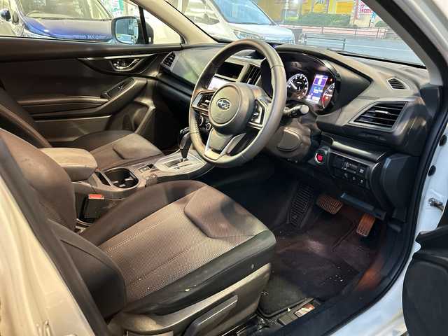 スバル インプレッサ ＸＶ 1．6i－L アイサイト 福岡県 2018(平30)年 11.3万km クリスタルホワイトP 純正ナビ/DVD/Bluetooth/TV（フルセグ）/AM/FM/SMART　USEN/iPod/DISC/USB/ヒルスタートアシスト/X-MODE/ETC/クルーズコントロール/レーンキープアシスト/アイドリングストップ/SRH/プリクラッシュ/車線逸脱警報装置/オートライト/ドラレコ（SD付）