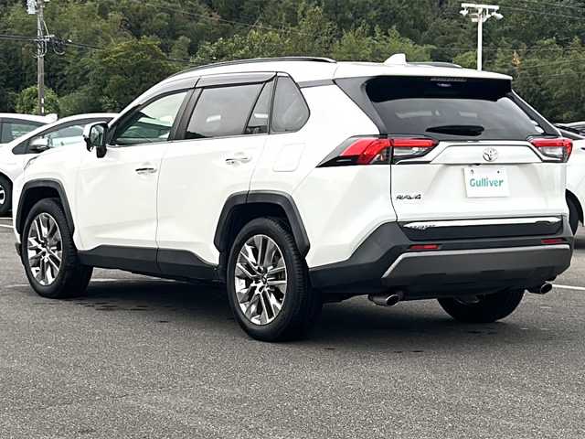トヨタ ＲＡＶ４ G Zパッケージ 佐賀県 2019(令1)年 6万km ホワイトパールクリスタルシャイン ワンオーナー/純正9インチナビ/バックカメラ/プリクラッシュセーフティ/レーンディパーチャーアラート/オートハイビーム/アダプティブクルーズコントロール/ブラインドスポットモニター/リアクロストラフィックアラート/クリアランスソナー/電動パーキングブレーキ/オートブレーキホールド/パワーバックドア/レザーシート/シートヒーター/メモリパワーシート/ステアリングヒーター/ステアリングリモコン/ビルトインETC/ドライブレコーダー/プッシュスタート/スマートキー/LEDヘッドライト/フォグライト/純正アルミホイール