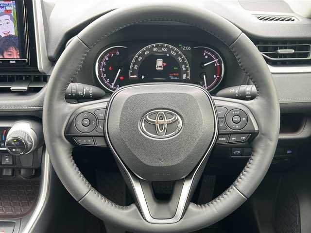 トヨタ ＲＡＶ４ G Zパッケージ 佐賀県 2019(令1)年 6万km ホワイトパールクリスタルシャイン ワンオーナー/純正9インチナビ/バックカメラ/プリクラッシュセーフティ/レーンディパーチャーアラート/オートハイビーム/アダプティブクルーズコントロール/ブラインドスポットモニター/リアクロストラフィックアラート/クリアランスソナー/電動パーキングブレーキ/オートブレーキホールド/パワーバックドア/レザーシート/シートヒーター/メモリパワーシート/ステアリングヒーター/ステアリングリモコン/ビルトインETC/ドライブレコーダー/プッシュスタート/スマートキー/LEDヘッドライト/フォグライト/純正アルミホイール