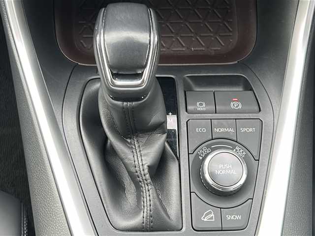 トヨタ ＲＡＶ４ G Zパッケージ 佐賀県 2019(令1)年 6万km ホワイトパールクリスタルシャイン ワンオーナー/純正9インチナビ/バックカメラ/プリクラッシュセーフティ/レーンディパーチャーアラート/オートハイビーム/アダプティブクルーズコントロール/ブラインドスポットモニター/リアクロストラフィックアラート/クリアランスソナー/電動パーキングブレーキ/オートブレーキホールド/パワーバックドア/レザーシート/シートヒーター/メモリパワーシート/ステアリングヒーター/ステアリングリモコン/ビルトインETC/ドライブレコーダー/プッシュスタート/スマートキー/LEDヘッドライト/フォグライト/純正アルミホイール