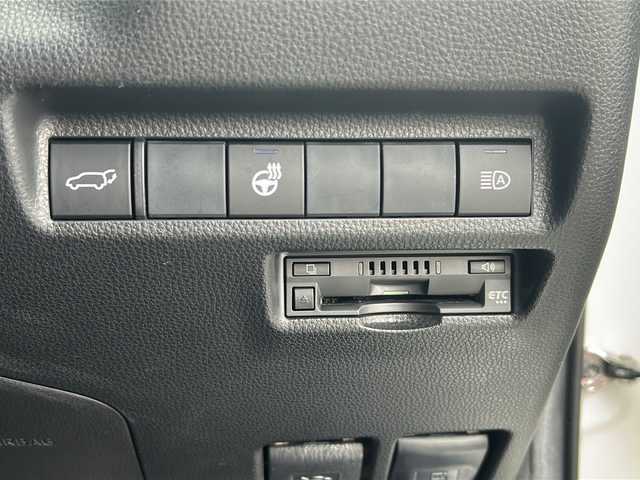 トヨタ ＲＡＶ４ G Zパッケージ 佐賀県 2019(令1)年 6万km ホワイトパールクリスタルシャイン ワンオーナー/純正9インチナビ/バックカメラ/プリクラッシュセーフティ/レーンディパーチャーアラート/オートハイビーム/アダプティブクルーズコントロール/ブラインドスポットモニター/リアクロストラフィックアラート/クリアランスソナー/電動パーキングブレーキ/オートブレーキホールド/パワーバックドア/レザーシート/シートヒーター/メモリパワーシート/ステアリングヒーター/ステアリングリモコン/ビルトインETC/ドライブレコーダー/プッシュスタート/スマートキー/LEDヘッドライト/フォグライト/純正アルミホイール