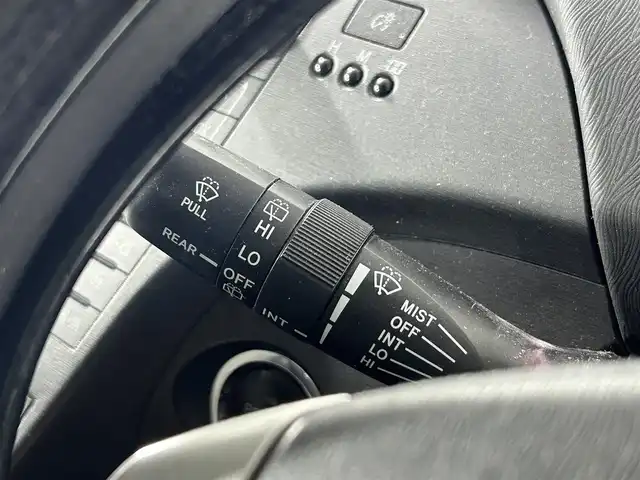 トヨタ プリウス S 佐賀県 2011(平23)年 17万km レッドマイカメタリック 純正メーカーオプションナビ/バックカメラ/CD/DVD/HDD/BT/MD/FM.AM/パーキングアシスト/ビルトインETC/ハンズフリー通話/ステアリングスイッチ/プッシュスタート/ヘッドライトレベライザー/電動ミラー/純正フロアマット/純正ドアバイザー/スマートキー×2/保証書/取扱説明書