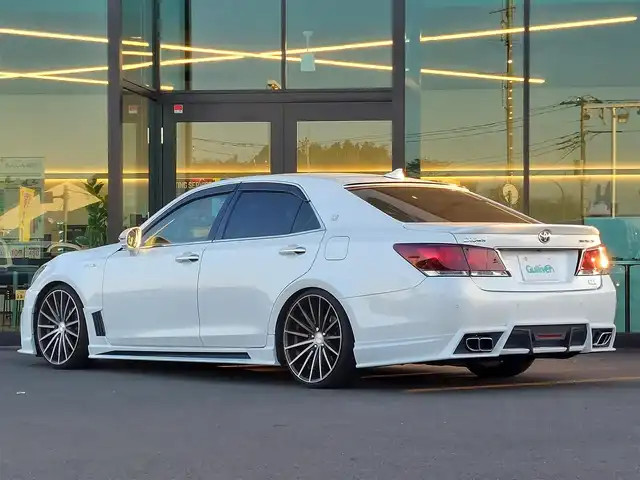 トヨタ クラウン ハイブリッド アスリートS ブラックスタイル 東京都 2015(平27)年 5.2万km ホワイトパールクリスタルシャイン ROJAMフルエアロ/ROJAM4本出しマフラー/サンルーフ/セーフティセンス/プリクラッシュセーフティ/レーンキープアシスト/レーダークルーズコントロール/純正SDナビ/パノラミックビューモニター/CD/DVD/BT/AM/FM/TV/レザーシート/シートヒーター/パワーシート/社外20インチAW/車高調キット/ビルトインETC