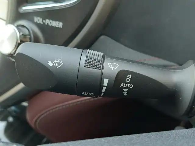 トヨタ クラウン ハイブリッド アスリートS ブラックスタイル 東京都 2015(平27)年 5.2万km ホワイトパールクリスタルシャイン ROJAMフルエアロ/ROJAM4本出しマフラー/サンルーフ/セーフティセンス/プリクラッシュセーフティ/レーンキープアシスト/レーダークルーズコントロール/純正SDナビ/パノラミックビューモニター/CD/DVD/BT/AM/FM/TV/レザーシート/シートヒーター/パワーシート/社外20インチAW/車高調キット/ビルトインETC