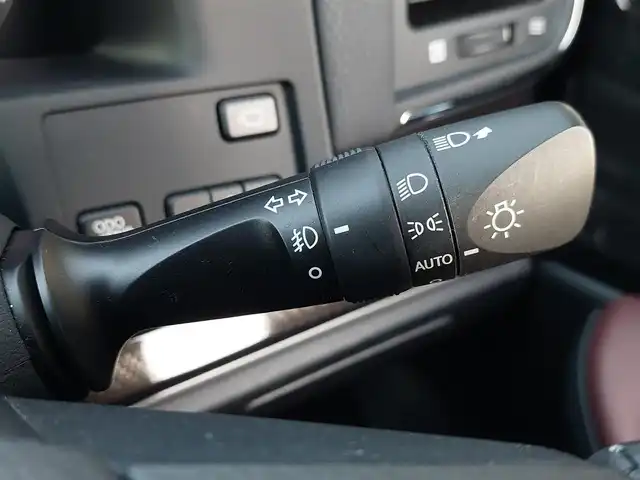 トヨタ クラウン ハイブリッド アスリートS ブラックスタイル 東京都 2015(平27)年 5.2万km ホワイトパールクリスタルシャイン ROJAMフルエアロ/ROJAM4本出しマフラー/サンルーフ/セーフティセンス/プリクラッシュセーフティ/レーンキープアシスト/レーダークルーズコントロール/純正SDナビ/パノラミックビューモニター/CD/DVD/BT/AM/FM/TV/レザーシート/シートヒーター/パワーシート/社外20インチAW/車高調キット/ビルトインETC