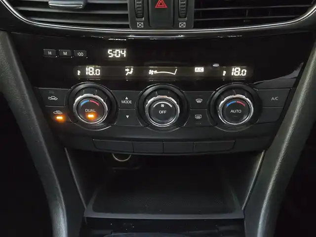 マツダ アテンザ ワゴン XD 鹿児島県 2014(平26)年 8万km ソウルレッドプレミアムメタリック 純正ＳＤナビ（ＣＡ９Ｋ３）　/レーダークルーズコントロール　/ビルトインＥＴＣ　/ドライブレコーダー　/Ｂｌｕｅｔｏｏｔｈオーディオ　/フルセグテレビ　/バックカメラ　/ＨＩＤヘッドライト　/パドルシフト/ＭＴモード付きＡＴ/純正アルミホイール(17インチ)/レーンキープアシスト/横滑り防止装置/プッシュスタート/スマートキー/エアバック(W+サイド)