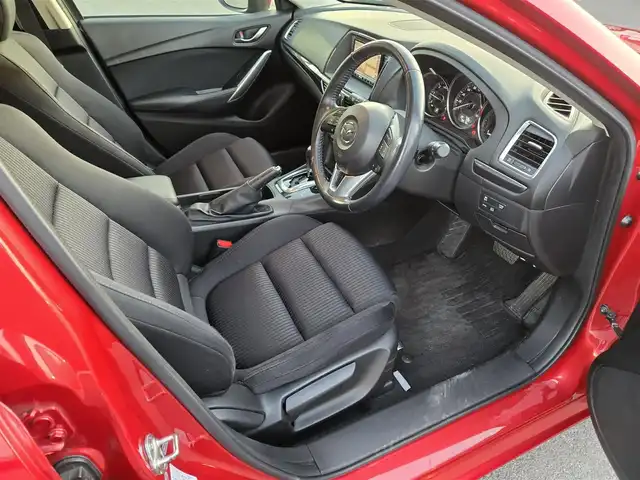 マツダ アテンザ ワゴン XD 鹿児島県 2014(平26)年 8万km ソウルレッドプレミアムメタリック 純正ＳＤナビ（ＣＡ９Ｋ３）　/レーダークルーズコントロール　/ビルトインＥＴＣ　/ドライブレコーダー　/Ｂｌｕｅｔｏｏｔｈオーディオ　/フルセグテレビ　/バックカメラ　/ＨＩＤヘッドライト　/パドルシフト/ＭＴモード付きＡＴ/純正アルミホイール(17インチ)/レーンキープアシスト/横滑り防止装置/プッシュスタート/スマートキー/エアバック(W+サイド)