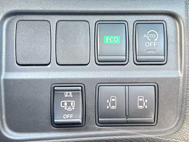 日産 セレナ ハイウェイスター G 千葉県 2016(平28)年 8万km ブリリアントホワイトパール ９型ナビＭＭ５１６Ｄ－Ｌ　フリップダウンモニター　プロパイロット　両側電動スライドドア　全方位カメラ　デジタルインナーミラー　セーフティパックＢ　ＥＴＣ　クルコン　ＢＴ　革調シートカバー　車高調