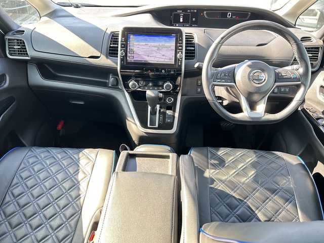 日産 セレナ ハイウェイスター G 千葉県 2016(平28)年 8万km ブリリアントホワイトパール ９型ナビＭＭ５１６Ｄ－Ｌ　フリップダウンモニター　プロパイロット　両側電動スライドドア　全方位カメラ　デジタルインナーミラー　セーフティパックＢ　ＥＴＣ　クルコン　ＢＴ　革調シートカバー　車高調