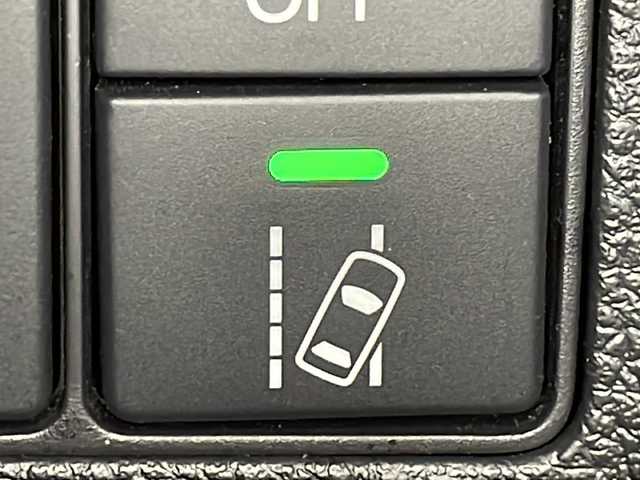 ホンダ ヴェゼル ハイブリッド X ホンダセンシング 広島県 2016(平28)年 3万km ルナシルバーM 純正ナビ　/バックカメラ　/レーダークルーズコントロール　/パドルシフト　/チップアップシート　/レーンキープ　　/オートライト　/衝突軽減システム　/LEDヘッドランプ　/フォグランプ　/Ｂｌｕｅｔｏｏｔｈ　/ＥＴＣ/純正16インチアルミホイール（215/60/R16）/エアバック（運転席/助手席/サイド）/カーテンエアバック