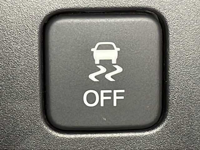 ホンダ ヴェゼル ハイブリッド X ホンダセンシング 広島県 2016(平28)年 3万km ルナシルバーM 純正ナビ　/バックカメラ　/レーダークルーズコントロール　/パドルシフト　/チップアップシート　/レーンキープ　　/オートライト　/衝突軽減システム　/LEDヘッドランプ　/フォグランプ　/Ｂｌｕｅｔｏｏｔｈ　/ＥＴＣ/純正16インチアルミホイール（215/60/R16）/エアバック（運転席/助手席/サイド）/カーテンエアバック