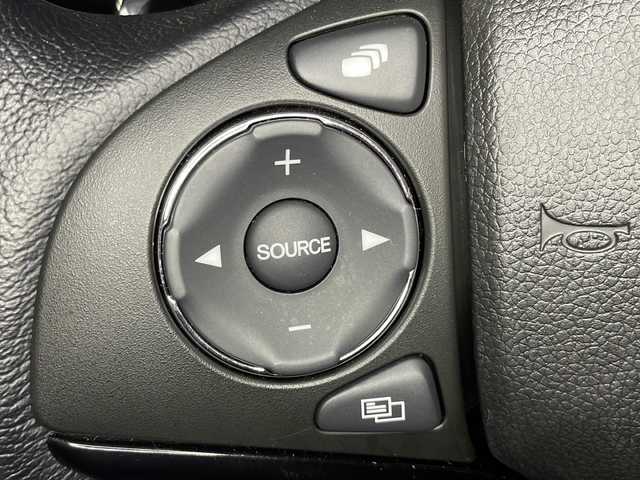 ホンダ ヴェゼル ハイブリッド X ホンダセンシング 広島県 2016(平28)年 3万km ルナシルバーM 純正ナビ　/バックカメラ　/レーダークルーズコントロール　/パドルシフト　/チップアップシート　/レーンキープ　　/オートライト　/衝突軽減システム　/LEDヘッドランプ　/フォグランプ　/Ｂｌｕｅｔｏｏｔｈ　/ＥＴＣ/純正16インチアルミホイール（215/60/R16）/エアバック（運転席/助手席/サイド）/カーテンエアバック