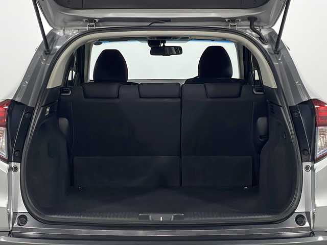 ホンダ ヴェゼル ハイブリッド X ホンダセンシング 広島県 2016(平28)年 3万km ルナシルバーM 純正ナビ　/バックカメラ　/レーダークルーズコントロール　/パドルシフト　/チップアップシート　/レーンキープ　　/オートライト　/衝突軽減システム　/LEDヘッドランプ　/フォグランプ　/Ｂｌｕｅｔｏｏｔｈ　/ＥＴＣ/純正16インチアルミホイール（215/60/R16）/エアバック（運転席/助手席/サイド）/カーテンエアバック