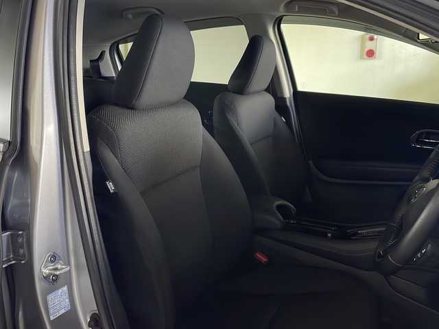 ホンダ ヴェゼル ハイブリッド X ホンダセンシング 広島県 2016(平28)年 3万km ルナシルバーM 純正ナビ　/バックカメラ　/レーダークルーズコントロール　/パドルシフト　/チップアップシート　/レーンキープ　　/オートライト　/衝突軽減システム　/LEDヘッドランプ　/フォグランプ　/Ｂｌｕｅｔｏｏｔｈ　/ＥＴＣ/純正16インチアルミホイール（215/60/R16）/エアバック（運転席/助手席/サイド）/カーテンエアバック